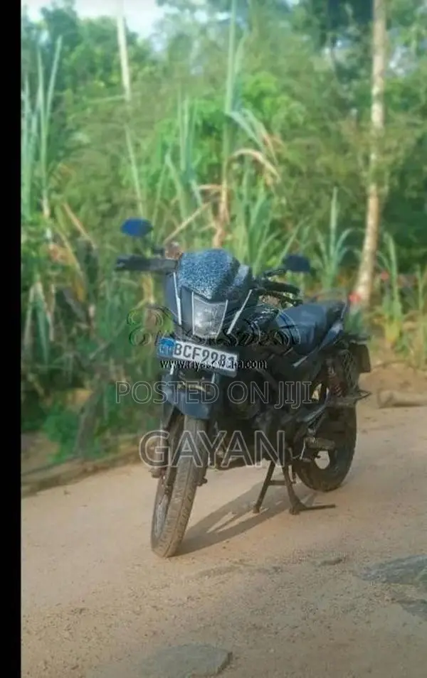 Hero Hunk 2015 Motorbike (Used)