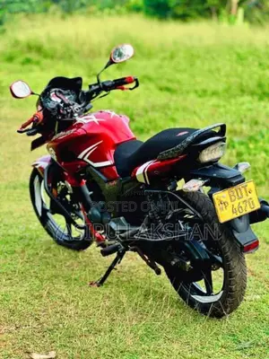 Hero Hunk 2016 Motorbike (Used)
