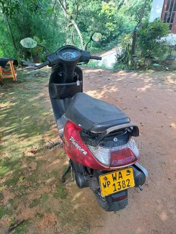 Hero Pleasure 2011 Motorbike (Used)