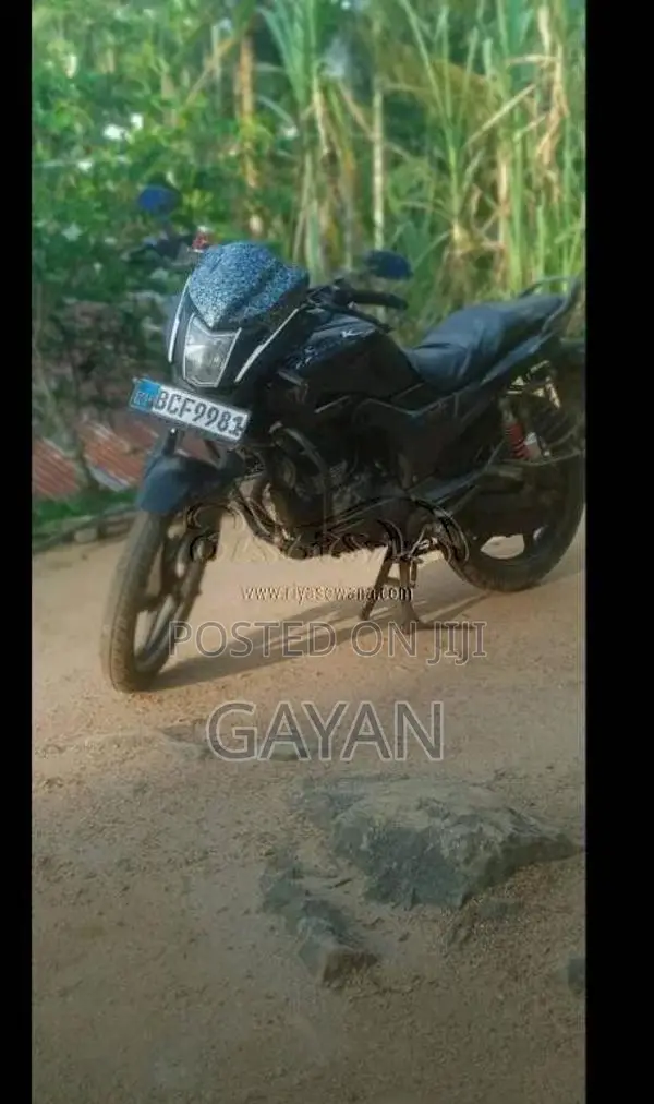 Hero Hunk 2015 Motorbike (Used)