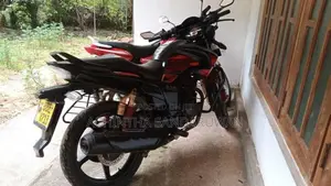 Hero Hunk 2014 Motorbike (Used)