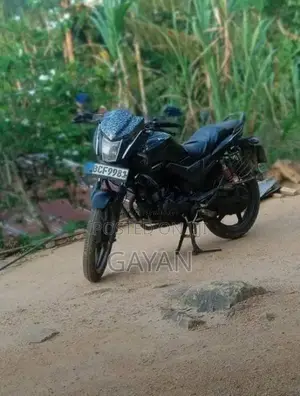 Hero Hunk 2015 Motorbike (Used)