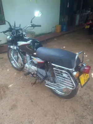 Bajaj Boxer 2006 Motorbike (Used)