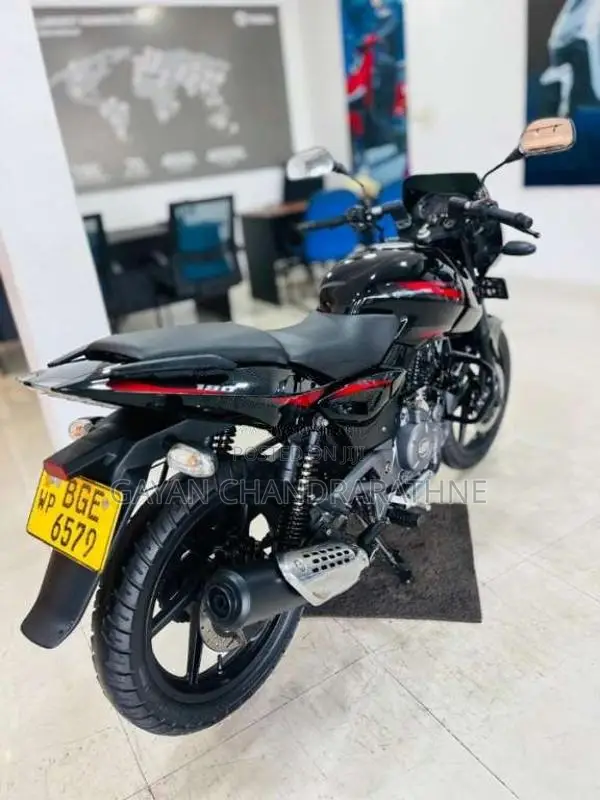 Bajaj Pulsar 180 2017 Motorbike (Used)