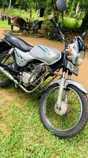 Bajaj Boxer 2024 Motorbike (Used)