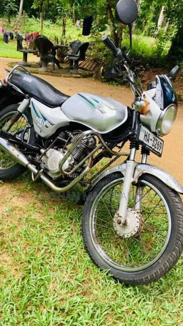 Bajaj Boxer 2024 Motorbike (Used)