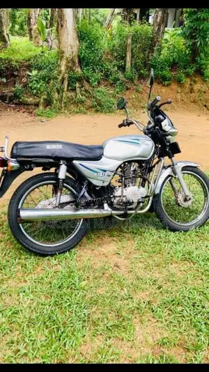 Bajaj Boxer 2024 Motorbike (Used)