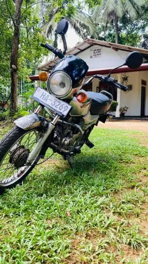 Bajaj Boxer 2024 Motorbike (Used)