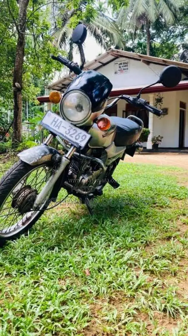 Bajaj Boxer 2024 Motorbike (Used)