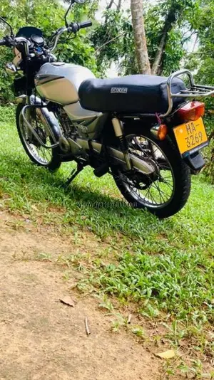 Bajaj Boxer 2024 Motorbike (Used)