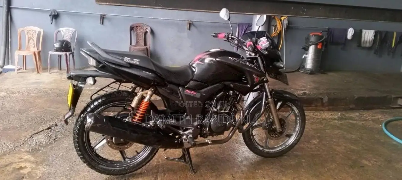 Hero Hunk 2015 Motorbike (Used)