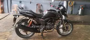 Hero Hunk 2015 Motorbike (Used)