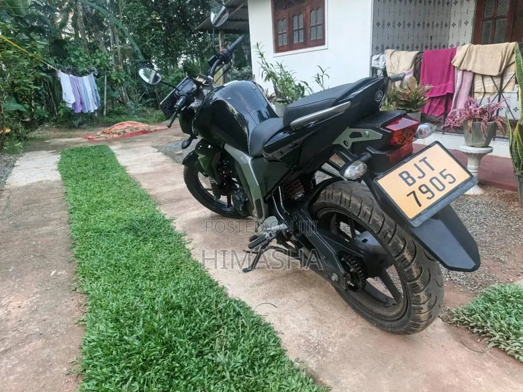 Yamaha FZ Version 2.0 2025 Motorbike (Used)
