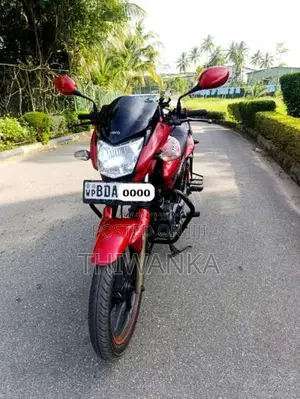 Hero Hunk 2016 motorcycle (Used)