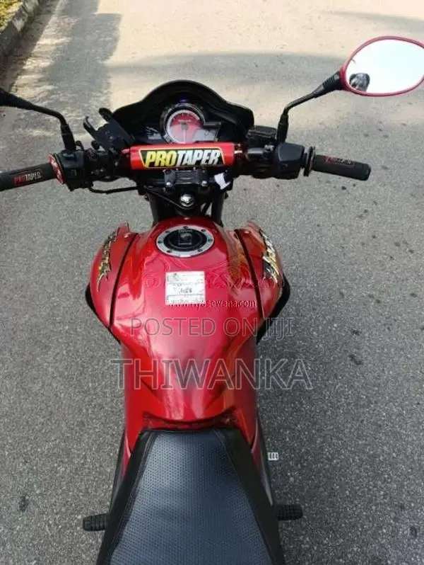Hero Hunk 2016 motorcycle (Used)