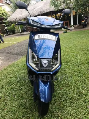 Yadea T5 2025 Motorbike (Used)