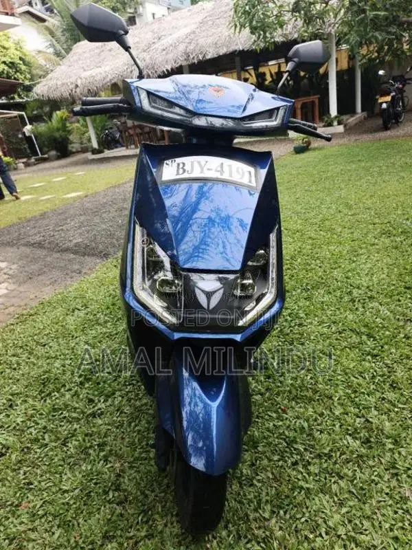 Yadea T5 2025 Motorbike (Used)