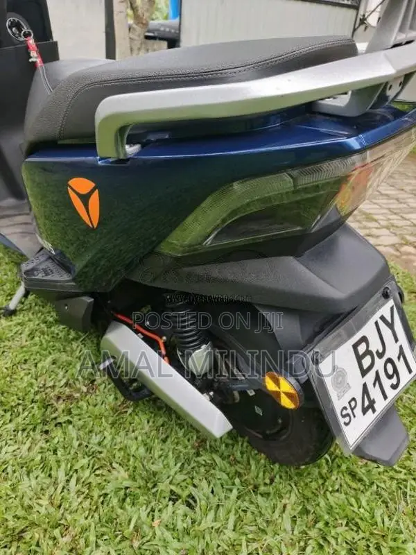Yadea T5 2025 Motorbike (Used)