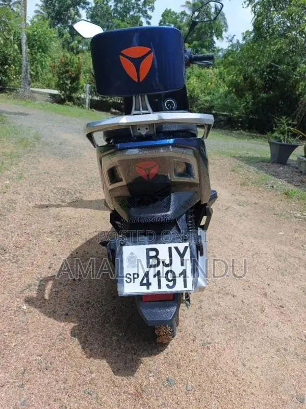 Yadea T5 2025 Motorbike (Used)