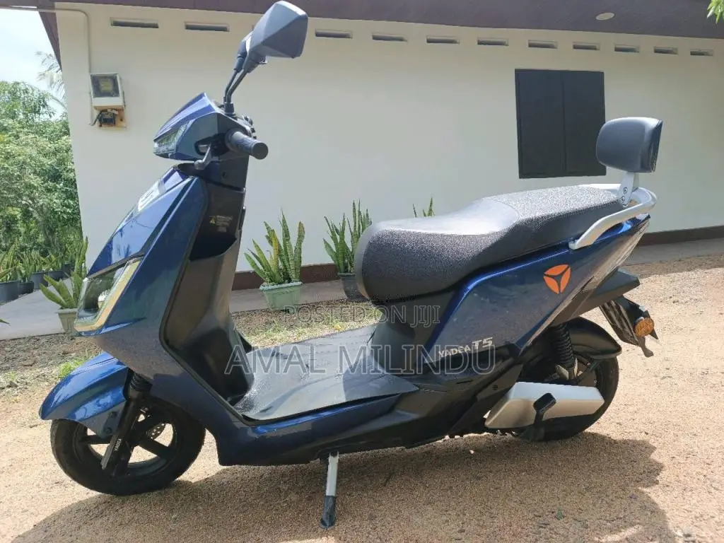 Yadea T5 2025 Motorbike (Used)