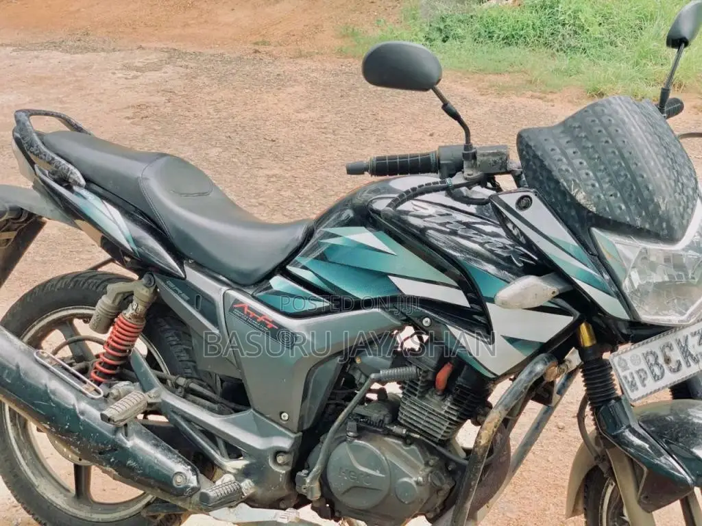 Hero Hunk 2015 Motorbike (Used)