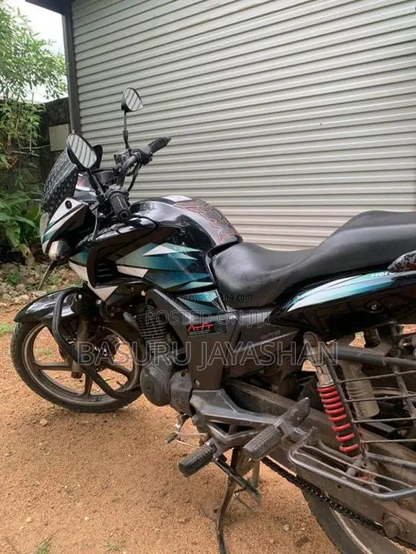 Hero Hunk 2015 Motorbike (Used)