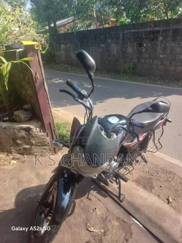 Bajaj Discover 100 2013 Motorbike (Used)