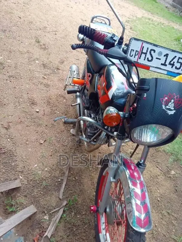 Bajaj Boxer 2005 Motorbike (Used)