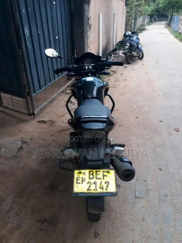 Hero HUNK 2023 Motorbike (Used)