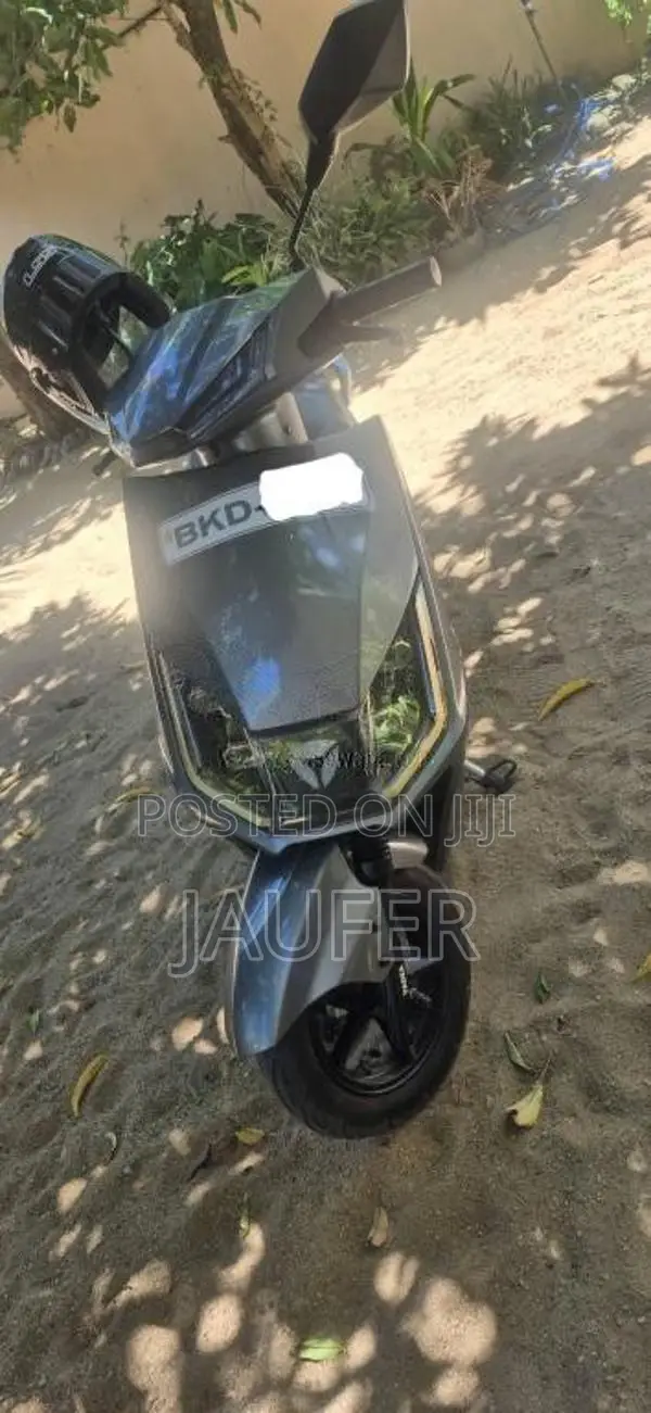 Yadea T5 2025 Motorbike (Used)