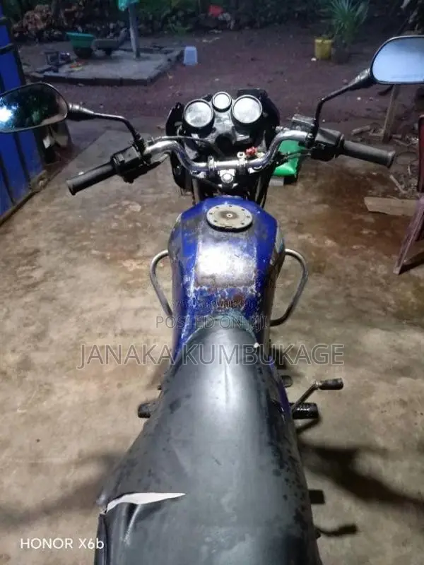 Bajaj Caliber 2005 Motorbike (Used)