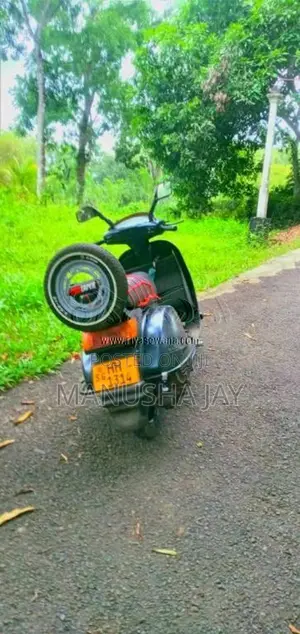 Bajaj Chetak 2004 Motorbike (Used)