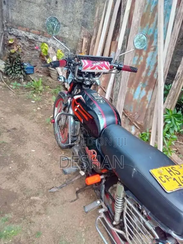 Bajaj Boxer 2005 Motorbike (Used)