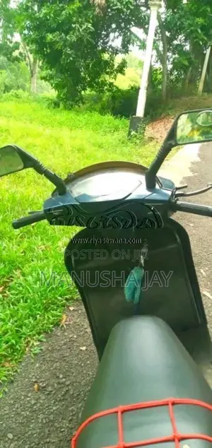 Bajaj Chetak 2004 Motorbike (Used)
