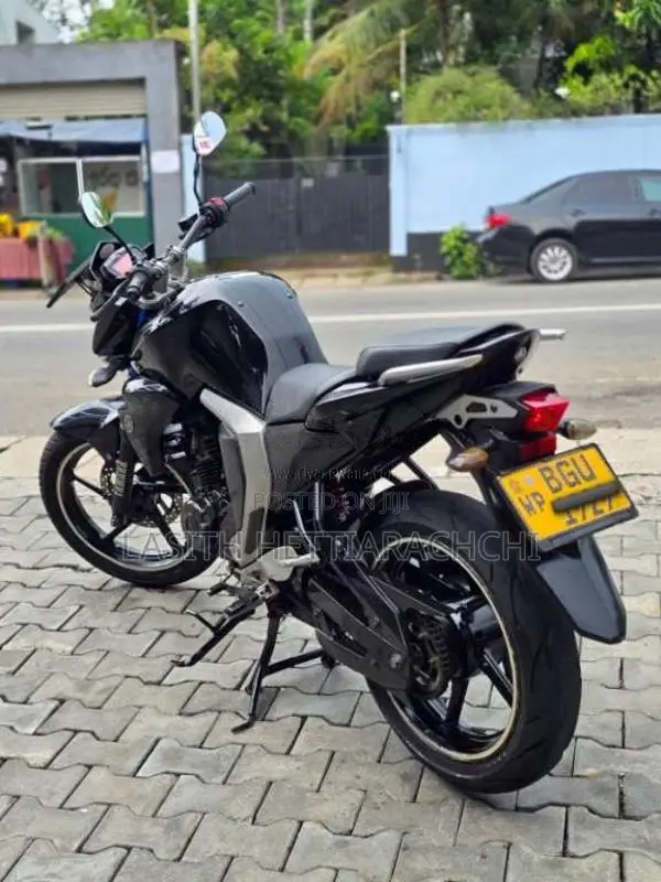 Yamaha FZ Version 2.0 2018 Motorbike (Used)