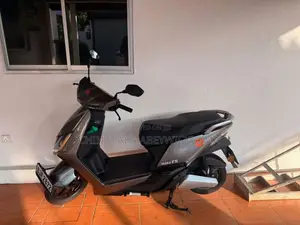Yadea T5 2025 Motorbike (Used)