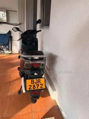 Yadea T5 2025 Motorbike (Used)