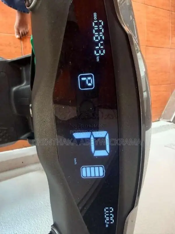 Yadea T5 2025 Motorbike (Used)