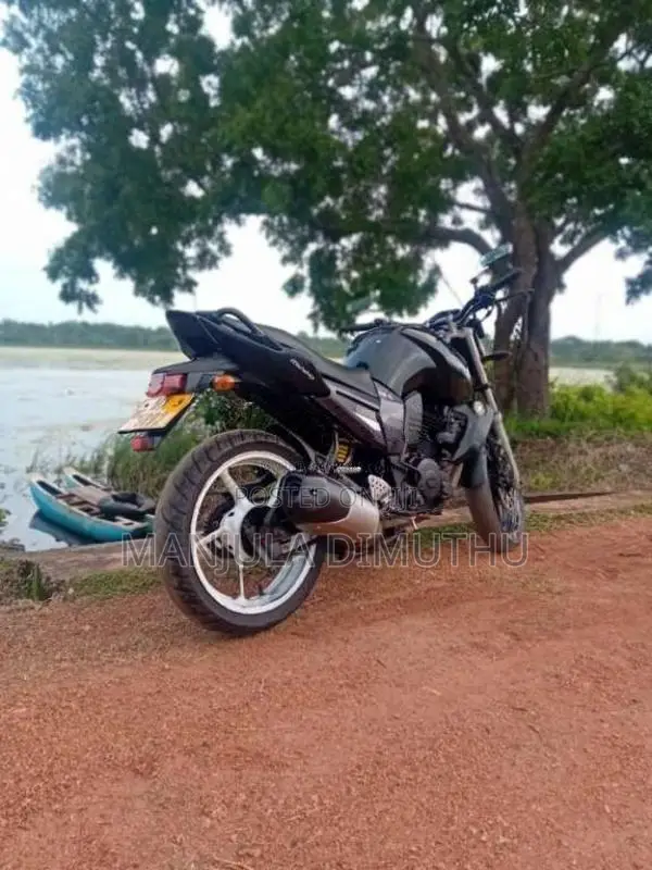 Yamaha FZ 2011 Motorbike (Used)
