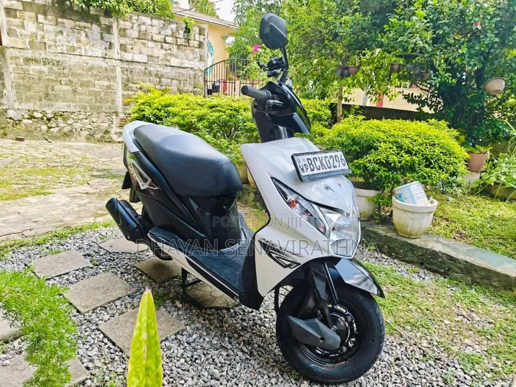 Honda Dio 2015 Motorbike (Used)