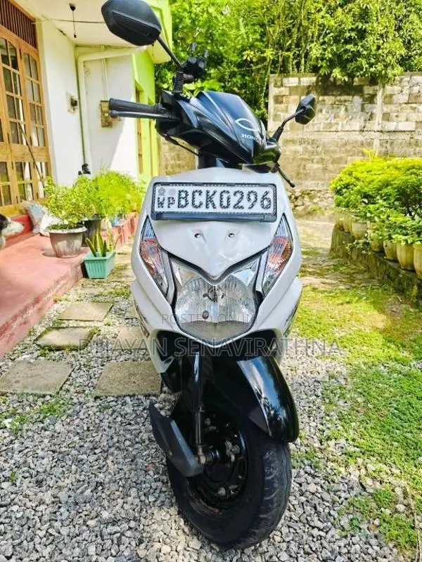 Honda Dio 2015 Motorbike (Used)