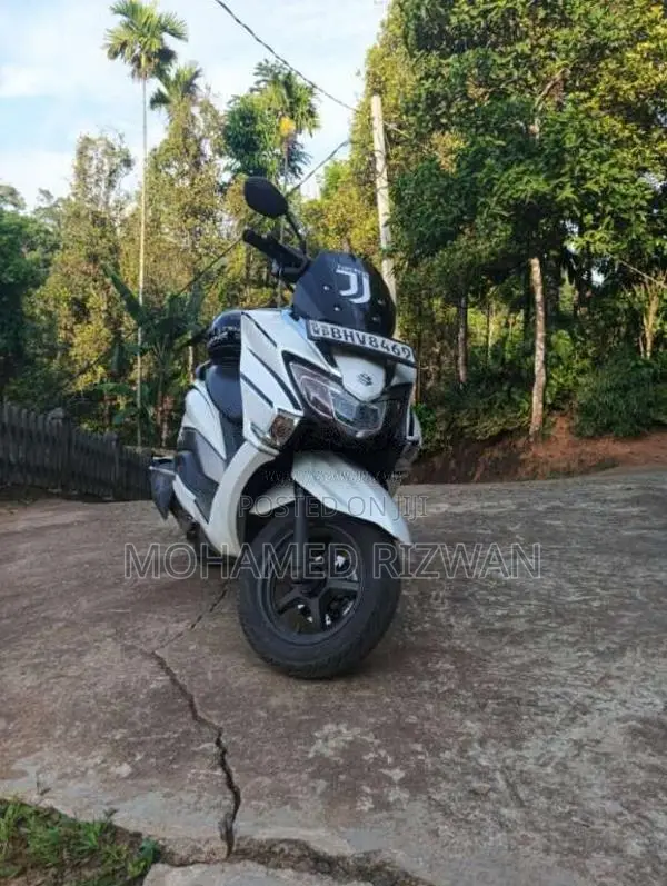 Suzuki BURGMAN 2019 Motorbike (Used)
