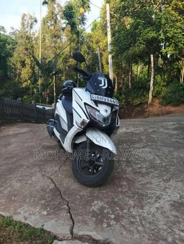 Suzuki BURGMAN 2019 Motorbike (Used)