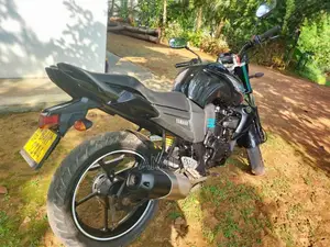 Yamaha FZ 2013 Motorbike (Used)