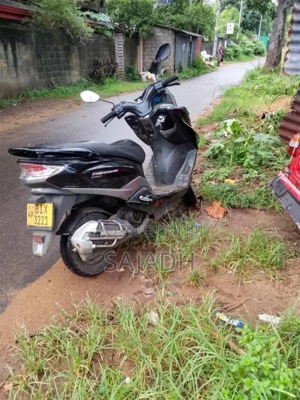 Suzuki Burgman 2020 Motorbike (Used)