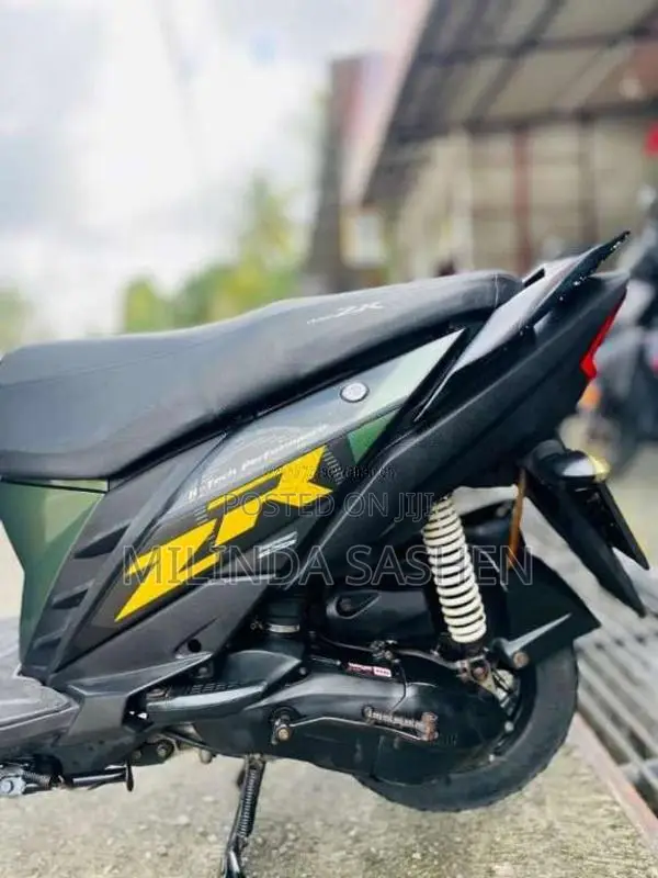 Yamaha Zr 2017 Motorbike (Used)