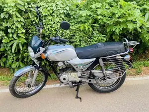 Bajaj Boxer 2004 Motorbike (Used)