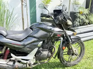 Hero-Honda CBZ 2012 Motorbike (Used)