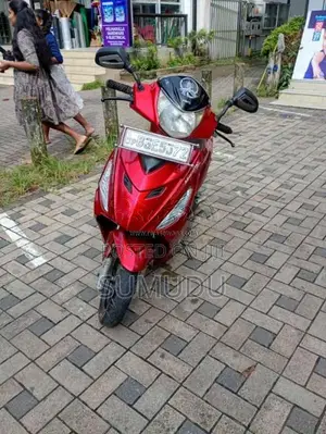 Hero Maestro Edge 2017 Motorbike (Used)