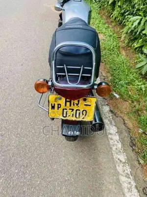 Bajaj Boxer 2004 Motorbike (Used)